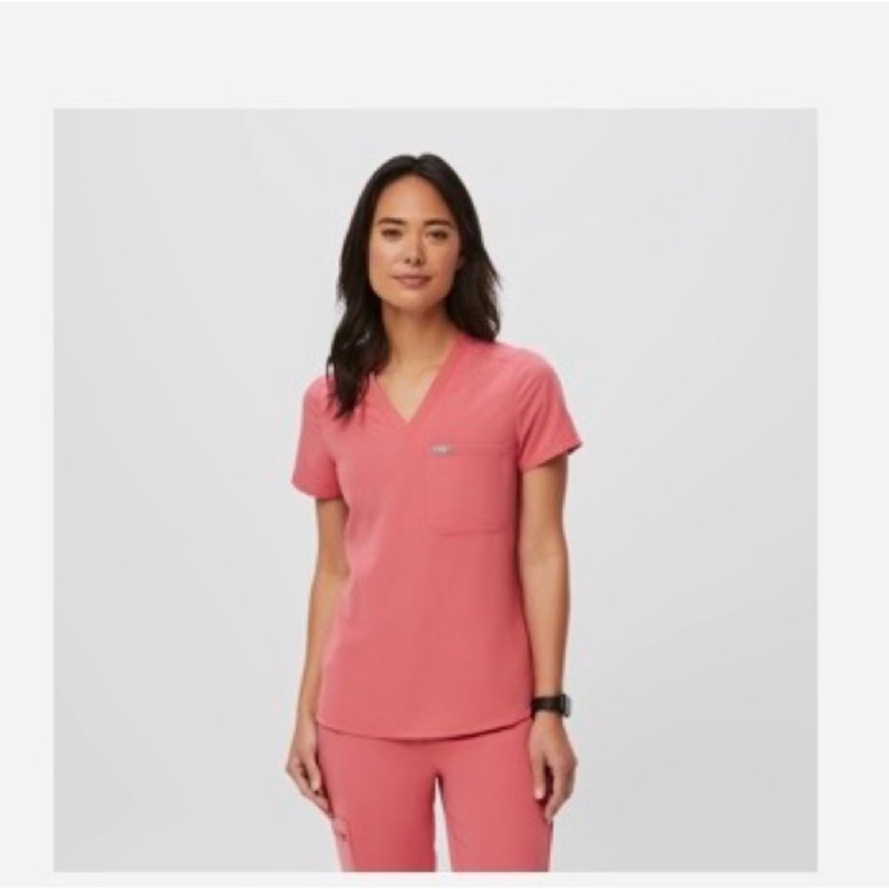 NWOT Desert Rose scrub set-medium